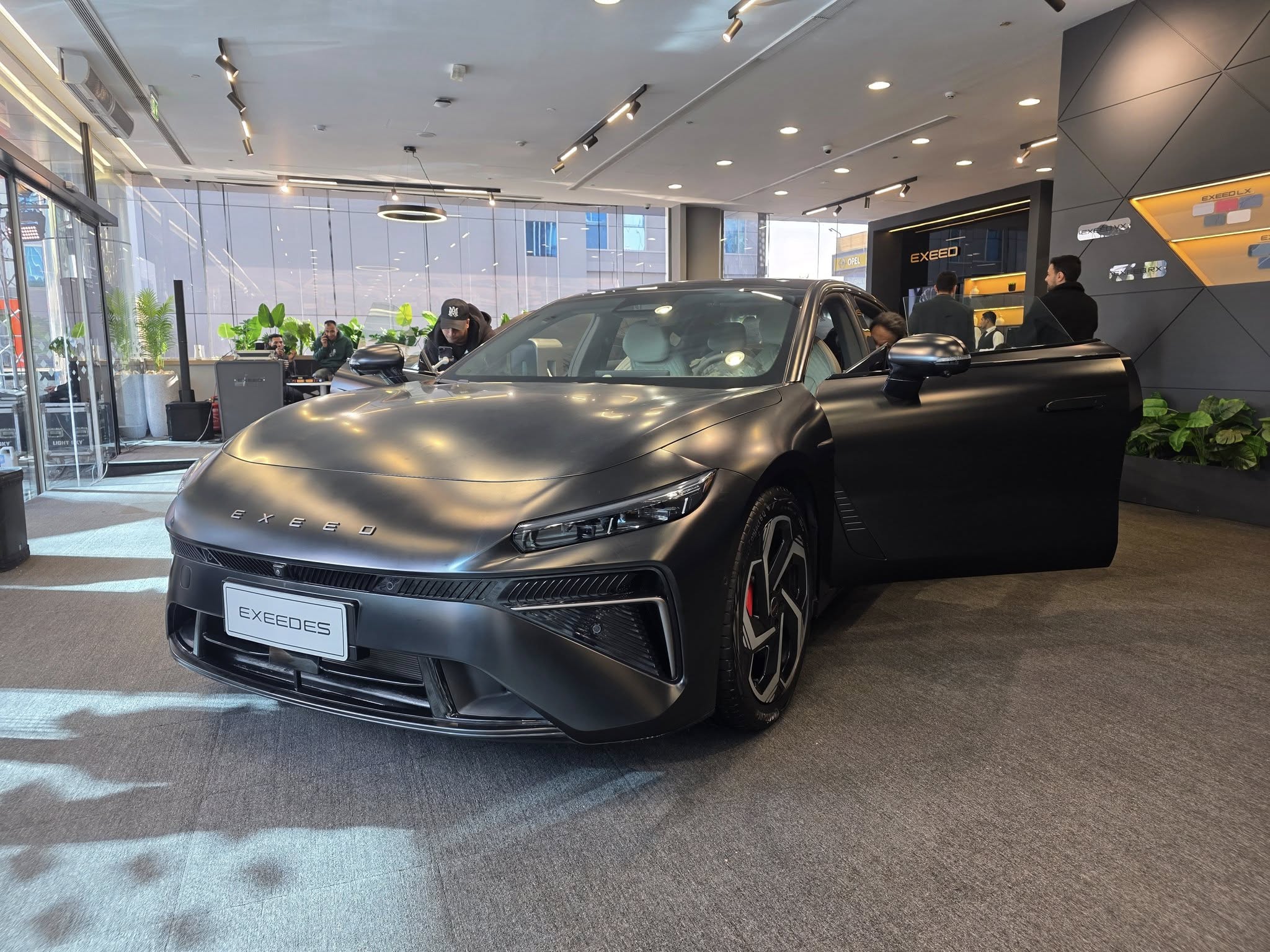 إكسيد ES .. سيدان كهربائية جديدة تظهر بمصر بداية من مليون و850 ألف جنيه