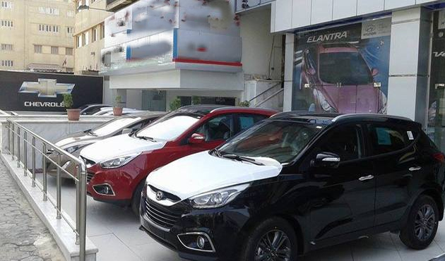 أسعار السيارات مهددة بالارتفاع بسبب قرار نقل معارض السيارات