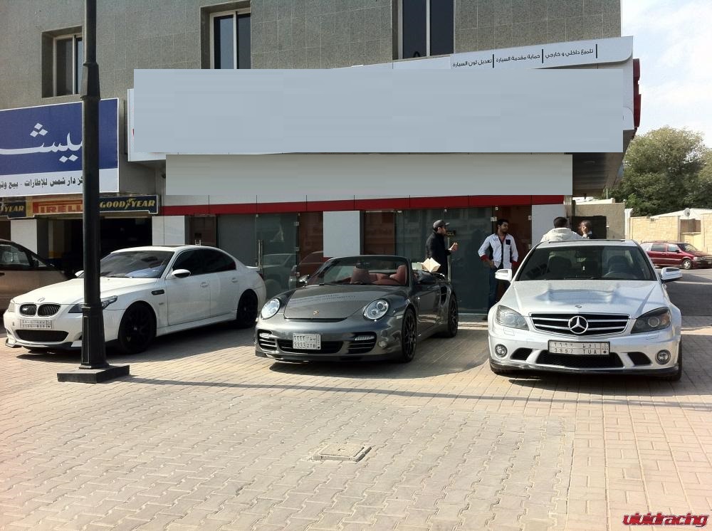 قرار بنقل كافة معارض السيارات خارج المناطق السكنية خلال عامين