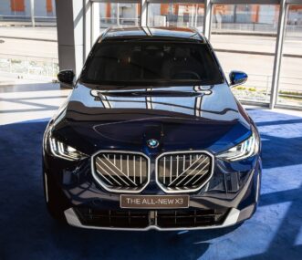 الكشف عن بدء خروج الجيل الجديد من BMW X3 من المصنع المصري