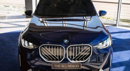 الكشف عن بدء خروج الجيل الجديد من BMW X3 من المصنع المصري