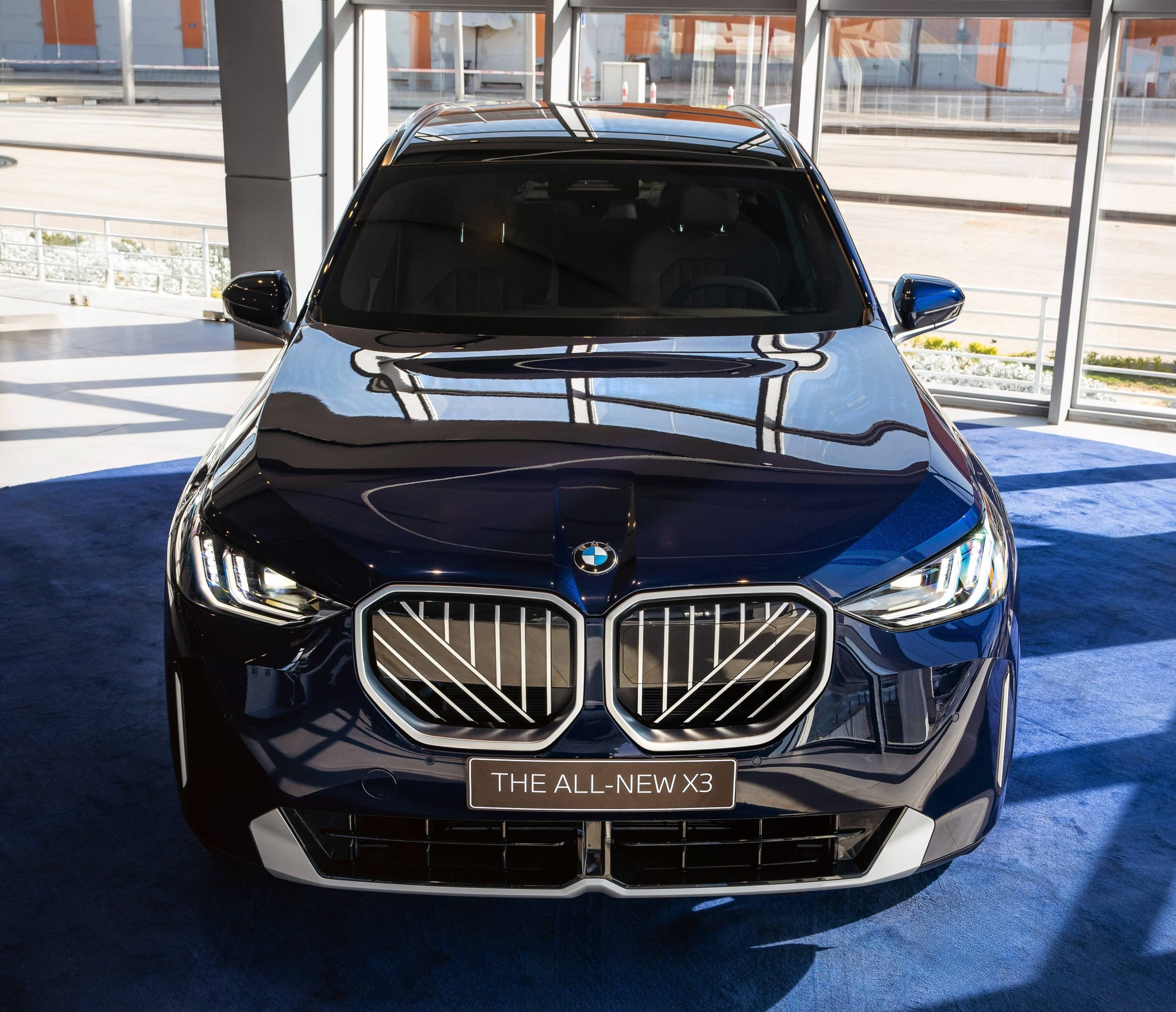 الكشف عن بدء خروج الجيل الجديد من BMW X3 من المصنع المصري