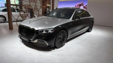 الكشف عن مرسيدس مايباخ S-Class الجديدة في معرض بكين للسيارات