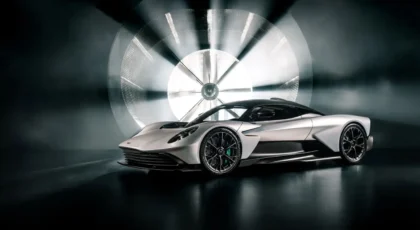 فالهالا لن تستسلم لسيارة AMG ONE: أستون مارتن تُحسّن نقطة ضعف السيارة الخارقة