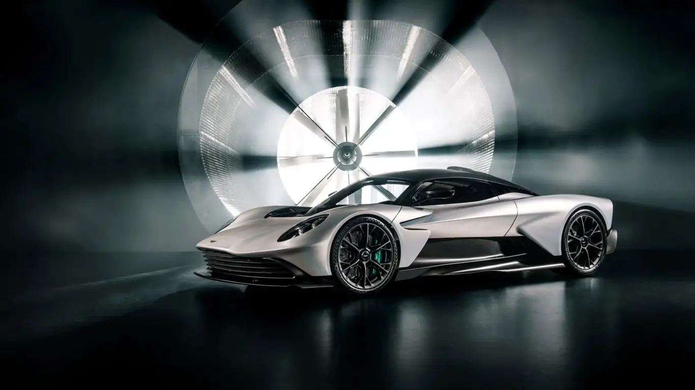 فالهالا لن تستسلم لسيارة AMG ONE: أستون مارتن تُحسّن نقطة ضعف السيارة الخارقة
