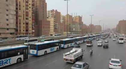 اقتحام سيارة نقل جماعي لطريق الأتوبيس الترددي على الدائري اليوم