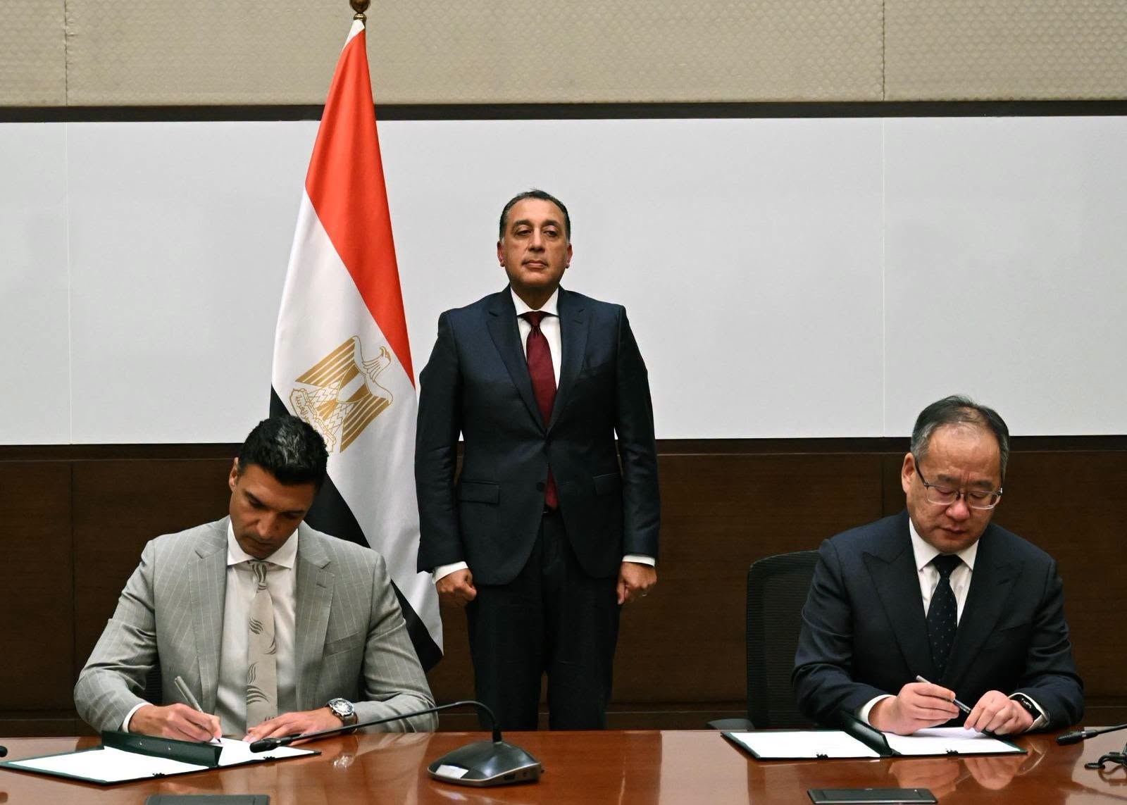 باستثمار 2 مليار دولار: شركة لينج لونج الصينية تدرس مصنع لإطارات السيارات بمصر
